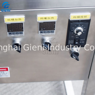 Χειρωνακτική χύνοντας μηχανή χειλικού βάλσαμου τύπων χεριών με τη δεξαμενή ανακατώματος θέρμανσης 20L