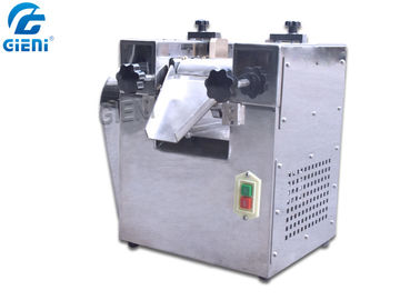 Καλή τιμή. Laboratory Type Cosmetic Filling Machine Lipstick Three Roll Mill Rotate Speed Adjustable σε απευθείας σύνδεση